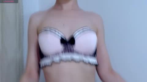 Snapshot of kailalewis chatting on October 2, 5:42 pm Kaila Lewis online show from October 2, 5:42 pm