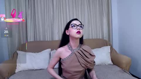 Snapshot of kailalewis chatting on November 9, 6:28 pm Kaila Lewis online show from November 9, 6:28 pm