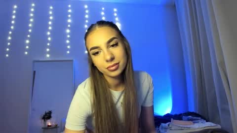 Snapshot of kaily777 chatting on December 15, 7:29 pm kaily777 online show from December 15, 7:29 pm