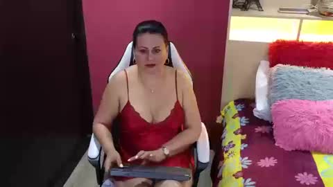 Snapshot of kaily_jonness chatting on October 15, 10:43 pm kaily jonness online show from October 15, 10:43 pm