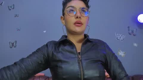 kaira_mosse_ online show from January 9, 11:35 am