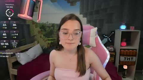 Snapshot of kaisajenner chatting on March 8, 11:18 pm Kaisa online show from March 8, 11:18 pm