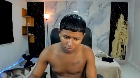 Snapshot of kaiser_alpha777 chatting on April 8, 11:48 pm kaiser_alpha777 online show from April 8, 11:48 pm