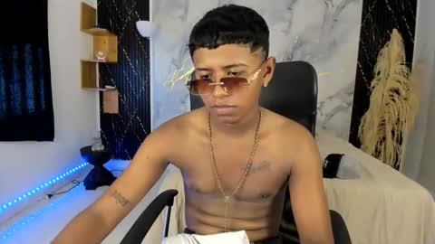 Snapshot of kaiser_alpha777 chatting on April 12, 6:24 pm kaiser_alpha777 online show from April 12, 6:24 pm