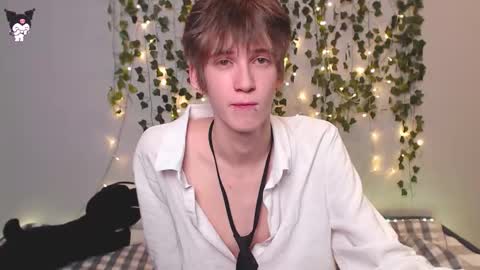 slutkai online show from December 16, 3:06 pm