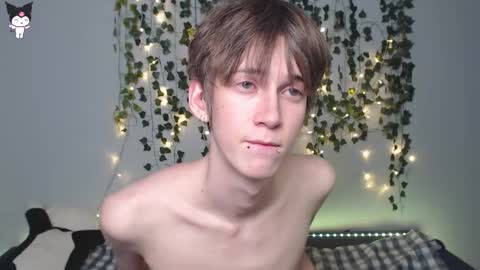 slutkai online show from December 19, 9:11 pm