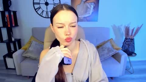 Snapshot of kaitlyncandy chatting on January 18, 11:43 am Kaitlyn online show from January 18, 11:43 am