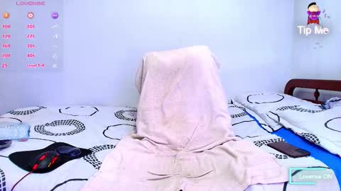 Snapshot of kal_el_8 chatting on October 7, 12:30 am Thomas online show from October 7, 12:30 am