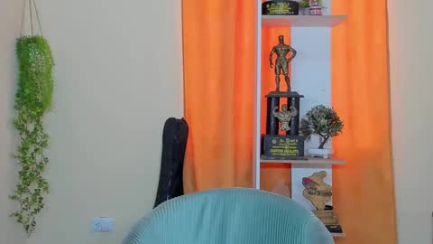 kale thomson online show from December 5, 2:44 pm