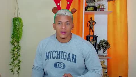 kale thomson online show from December 11, 5:04 pm