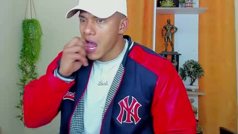 kale thomson online show from December 11, 9:01 pm