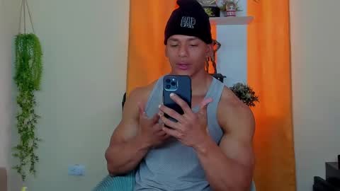 kale thomson online show from January 28, 6:39 pm