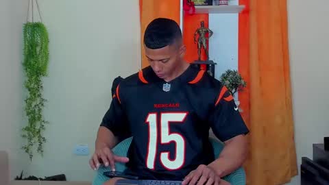 kale thomson online show from February 6, 4:36 pm