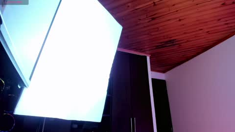 Snapshot of kali_ka chatting on April 8, 9:15 pm Kali Ka Please help me with your thumbs up its important dont forget my birthday on October 26 online show from April 8, 9:15 pm