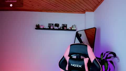 Snapshot of kali_ka chatting on May 20, 8:37 pm Kali Ka Please help me with your thumbs up its important dont forget my birthday on October 26 online show from May 20, 8:37 pm