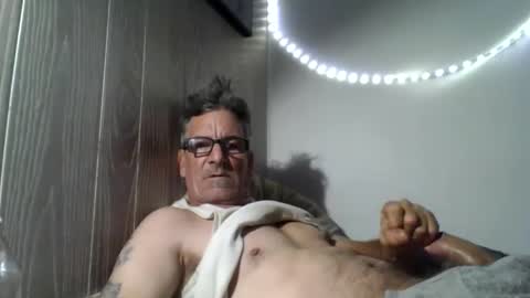 kalifornia91666 online show from November 8, 9:35 pm