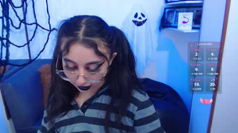 Snapshot of kalilowe_ chatting on October 28, 5:59 pm Kali online show from October 28, 5:59 pm