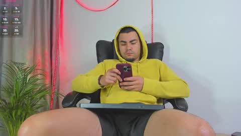 Snapshot of kalivan_voinesscu chatting on October 21, 8:15 am K A L I online show from October 21, 8:15 am