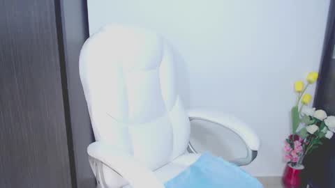 Snapshot of kally_higgins chatting on September 27, 3:11 am Hannah online show from September 27, 3:11 am