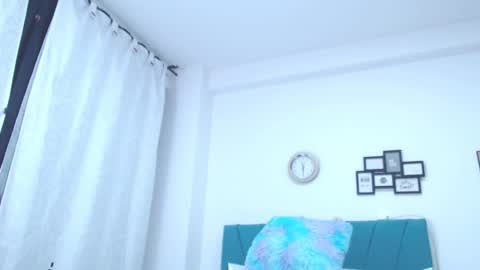 Kamilalopez online show from December 9, 5:29 am