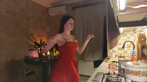 Kamila online show from April 15, 9:15 pm