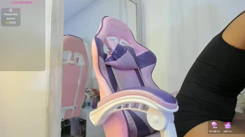    online show from December 13, 12:06 pm