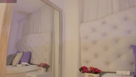 Snapshot of kamila_arias chatting on September 23, 12:08 pm    online show from September 23, 12:08 pm