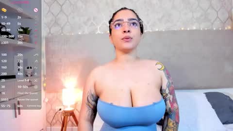 Snapshot of kamilabetancourt chatting on October 15, 8:53 pm Kamila Betancourt online show from October 15, 8:53 pm