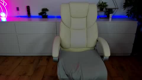 Snapshot of kamilahot25 chatting on October 18, 6:52 pm kamilahot25 online show from October 18, 6:52 pm