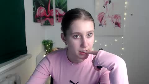 kamilla_love_ online show from November 18, 12:20 pm