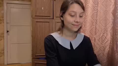 Mari  Simmons online show from October 28, 3:10 am