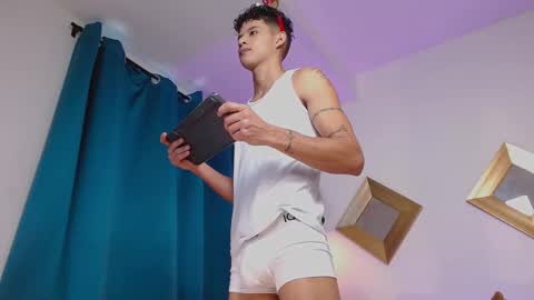 Snapshot of kamisuarezz chatting on December 4, 6:27 pm Kami online show from December 4, 6:27 pm