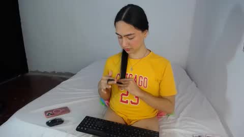 Snapshot of kammi_candy chatting on March 26, 2:06 am -- kammi -- online show from March 26, 2:06 am