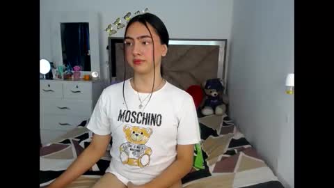 Snapshot of kammi_candy chatting on June 6, 1:21 am -- kammi -- online show from June 6, 1:21 am