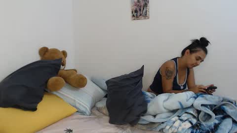 kammy   y   camila online show from October 2, 12:17 am