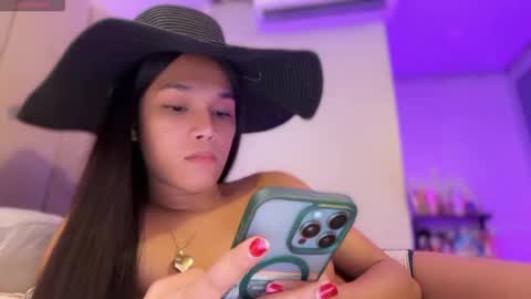 Snapshot of kandymuse_ chatting on April 20, 3:31 am my ig ts kandy69 online show from April 20, 3:31 am