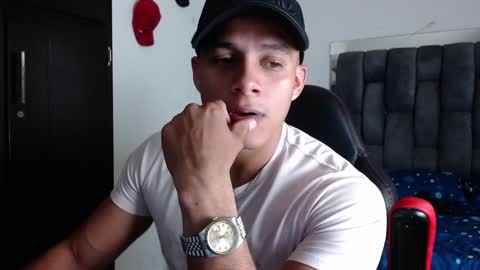 K A N E online show from December 20, 6:24 pm