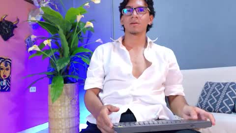 Snapshot of kane_del_toro chatting on October 29, 1:35 pm kane_del_toro online show from October 29, 1:35 pm