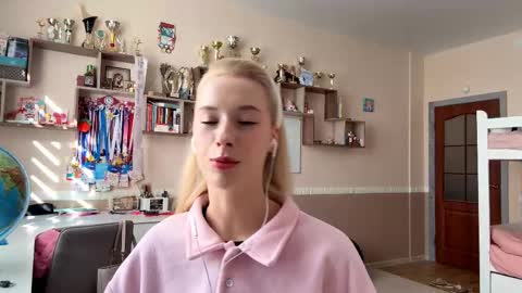 kaneshacurbelo online show from February 10, 7:45 am