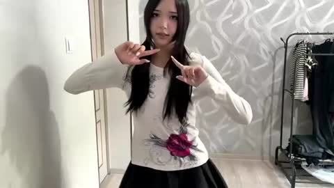 Lily online show from July 25, 9:07 am