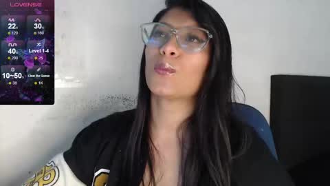 Snapshot of kanroji_mitsuri_11 chatting on January 8, 9:44 pm Sanctuary online show from January 8, 9:44 pm