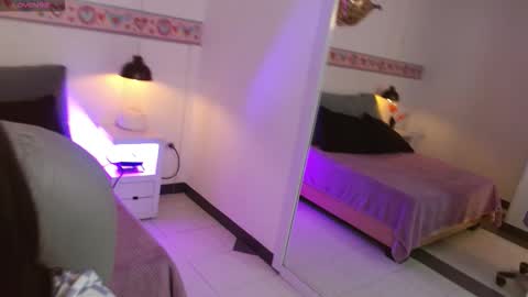 Snapshot of kaoryy_1 chatting on December 1, 11:37 am kaoryy_1 online show from December 1, 11:37 am