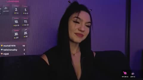 Snapshot of kara_life chatting on October 24, 1:35 am kara_life online show from October 24, 1:35 am