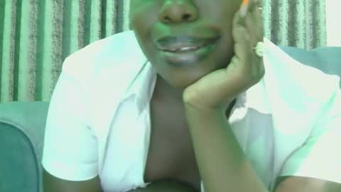 Snapshot of karalyn1 chatting on June 6, 5:01 am karalyn1 online show from June 6, 5:01 am
