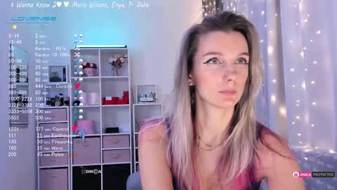 Julia online show from February 22, 9:59 pm