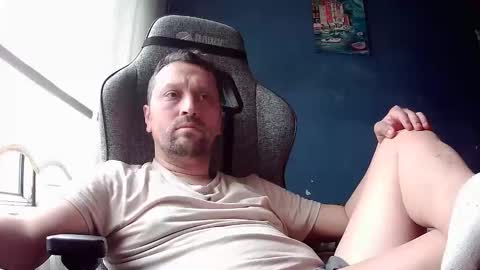 Snapshot of karasimsek54 chatting on April 18, 8:29 am karasimsek54 online show from April 18, 8:29 am