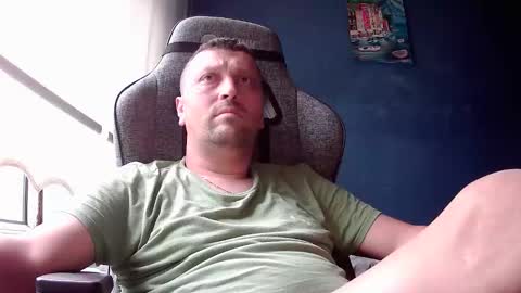 Snapshot of karasimsek54 chatting on May 17, 9:28 am karasimsek54 online show from May 17, 9:28 am