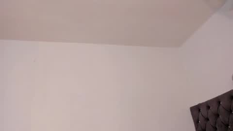 karely_laurent online show from June 5, 8:14 pm
