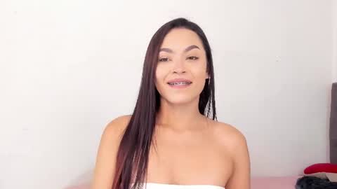 karely_laurent online show from July 17, 8:57 pm