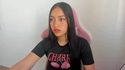 Snapshot of karely_sweet_ chatting on June 6, 1:49 pm karely_sweet_ online show from June 6, 1:49 pm
